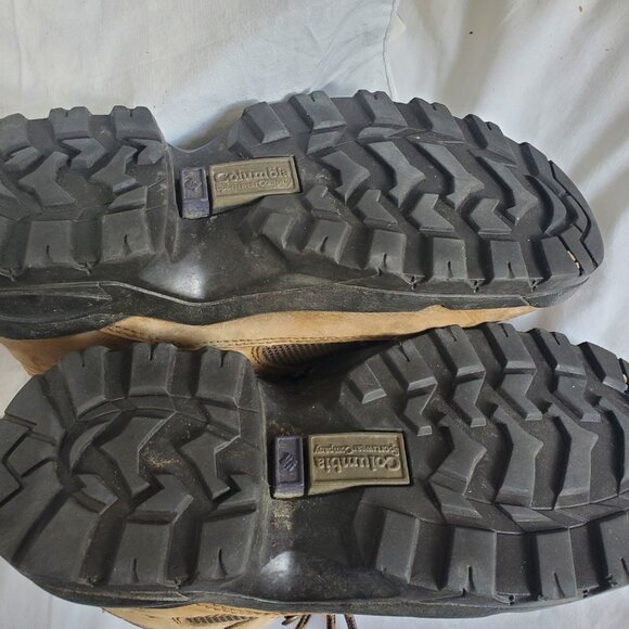 Columbia hikers-woman's' size 8.5 - Picture 7 of 7